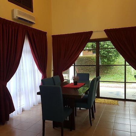 Green Villa Famosa Alor Gajah Malacca Kültér fotó